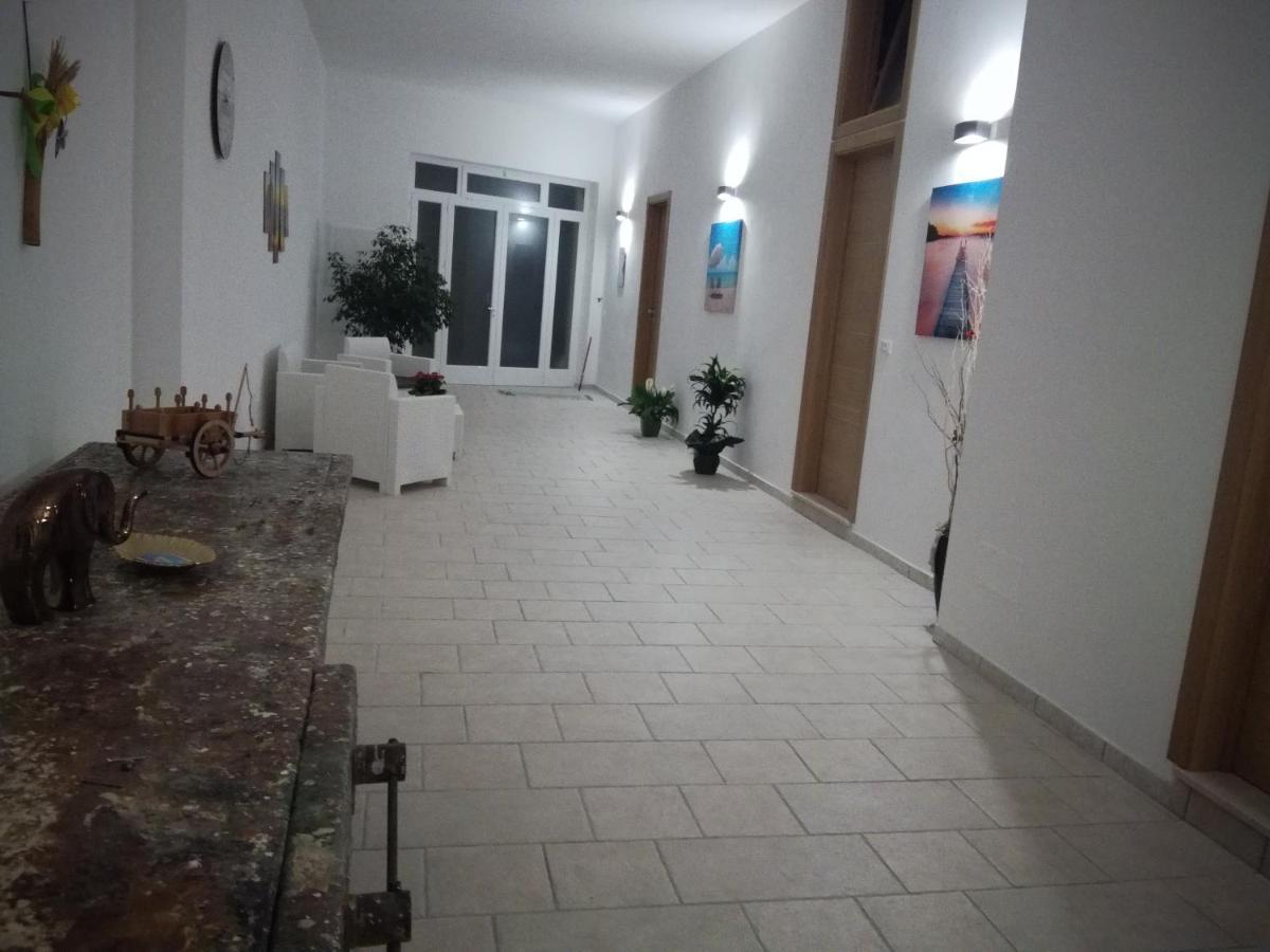 Carpentry Bed and Breakfast Uggiano La Chiesa Εξωτερικό φωτογραφία